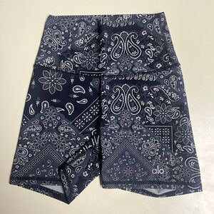 Alo Yoga Bandana Biker Shorts